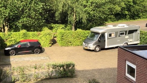 Zeer ruime nette camper – 4p Fiat semi-integrated from 2004