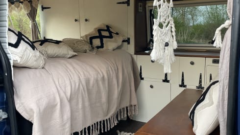 Knut – DIY Ford Transit (Knut) for 2 people