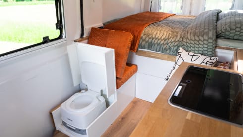 Atmospheric off-grid 2p camper bus *new*