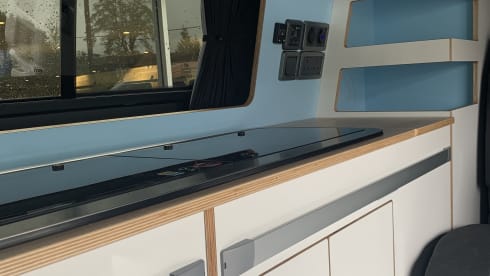 Scarlet The dormobile – Camper Ford a 4 posti letto del 2021