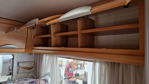Hymer  – 2p Hymer camper + bicycle carrier