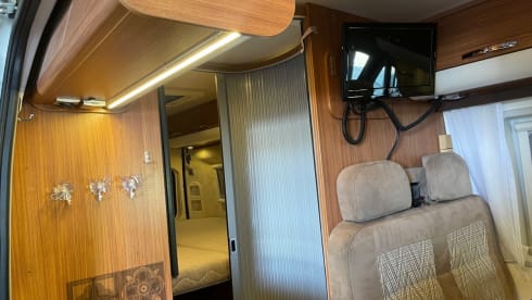 Adria Twin SLX, bed length, km free, (e-bike) bicycle carrier 