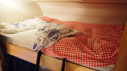 Tricolore – Luxe camper met airco voor gezin met (grote) kinderen