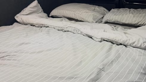 VW Campervan – Huge Full-Width Bed | Fully Equipped