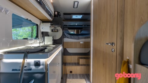 Mielke – Spacious Mobilhome Rollerteam Zefiro Plus 298TL 5 persons - Automatic