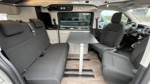 Camper Dethleffs per 4 persone, modello 2021