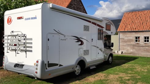 Eura Mobil 4p family camper 