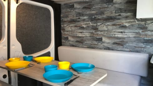 Noeste bus – 4p Volkswagen campervan uit 2015