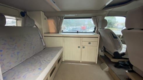 Kalle – VW T4 California Beach with pop-up roof