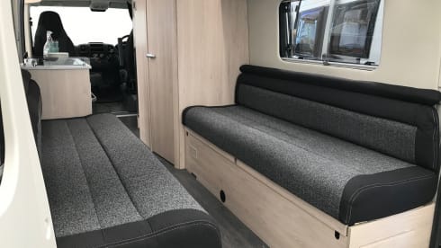 Eiriol – 2 berth Auto Trail  Expedition 66 (2024)