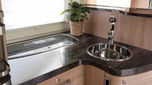 Beautiful 4 person Knaus Skywave