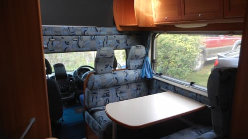 EASY 5 MOTORHOME HIRE JUST TURN UP AND GO