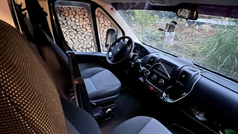 All-in Off-grid Camper bus