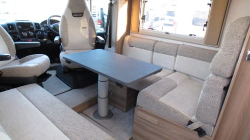 4 berth Swift Escape 674 Motorhome