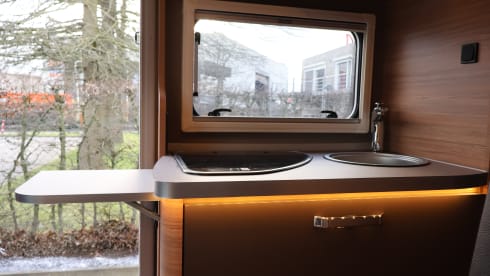 4p Mercedes-Benz semi-integrated uit 2023