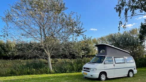 Callie – 4p Westfalia bus uit 1999