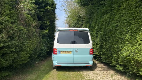 Annie – 2019 Volkswagen T6 FULLY EQUIPPED Campervan!