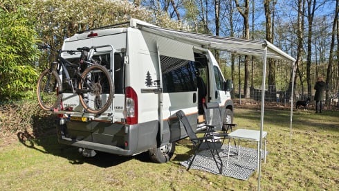 2p Peugeot bus uit 2008