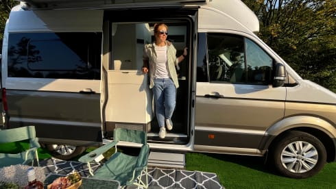 Alf – 4p Volkswagen bus from 2022