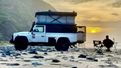 The Silver Bullit – Land Rover Defender (B) 4x4 One-of-a-kind Custom made Offroad camper