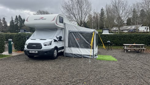 Rascals – 6 berth sun living by adria