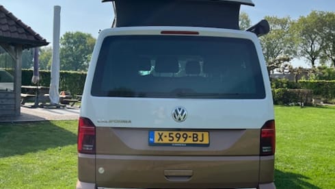 Volkswagen California  – 2p Volkswagen bus from 2023