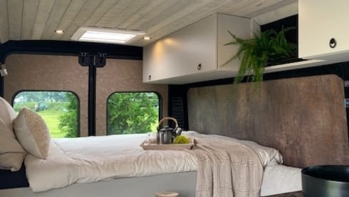 Noir Nomad – 2p Citroën bus from 2018