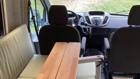 Obbekoe – 2p Ford campervan uit 2025