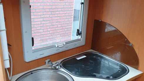 Aventura! – Spacious modern camper for family or (sports) events XL