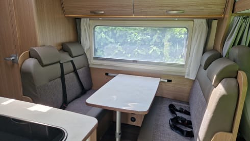 Nieuwe 5p Carado familiecamper 