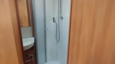 2p Hymer cl 588 semi-integrated from 2014