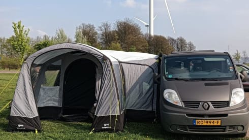 2p Renault bus uit 2010