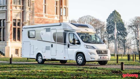 Luxury semi-integrated mobile home from 2020
