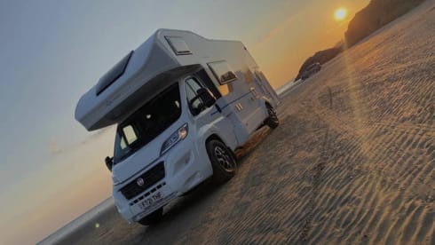 Perfect family motorhome  – 7 berth Sun Living alcove from 2021