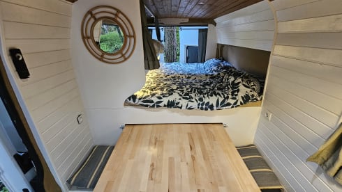 Bubu – 3 person Fiat Ducato bus camper