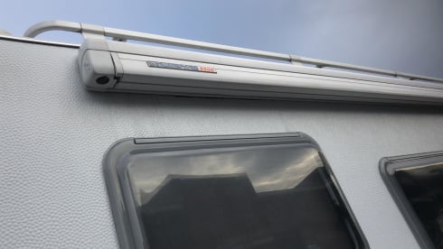 SPACIOUS CLEAN FAMILY CAMPER LARGE AND HANDY WITH NESPRESSO;)