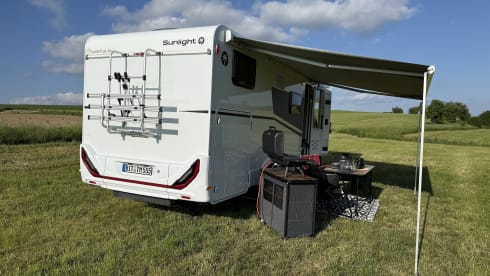 Tom & Mel – 🏝️ - OUT TIME - 🏞️