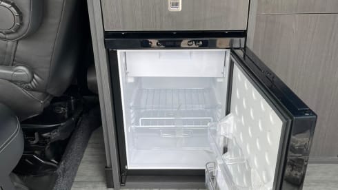 Renault Traffic SL Campervan 4 Birth