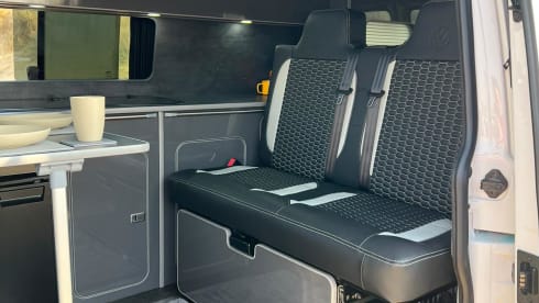 Annie – 2019 Volkswagen T6 FULLY EQUIPPED Campervan!