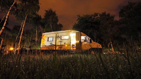 Camper voor uw perfecte vakantie – Ideal and complete camper for your perfect holiday