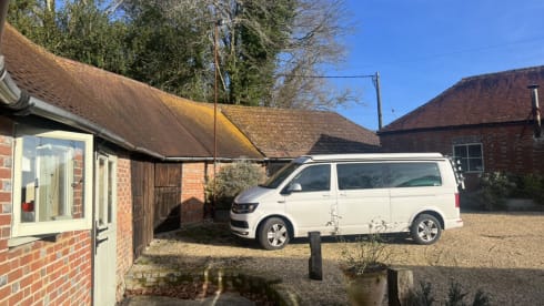 The polar bear  – VW Campervan long 4 berth