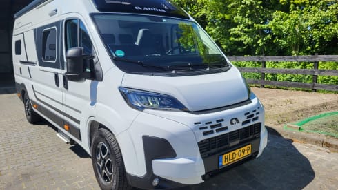 Adria Twin Sport 640 SLB wit – Chic camper van automatic with single beds, navigation system, etc.
