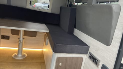 Vanity Van Fabulous T5