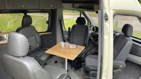 Mercedes-Benz Sprinter Adventure Camper 4 Personen