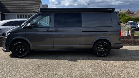 The Grey Horizon – 4 berth Volkswagen T6.1 LWB campervan from 2022