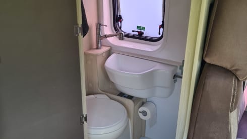 Camperlife – 4p Chausson bus uit 2019