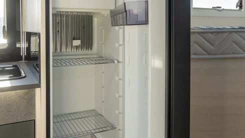 Chausson 3 – beautiful family camper, 5 persons with automatic transmission, built in 2024