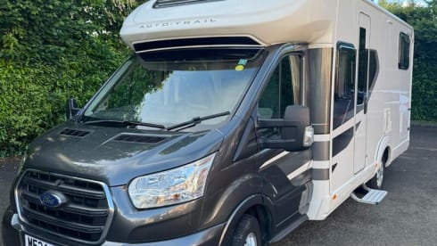 Mary Hen 2 – Autotrail F70 2024 à 6 couchages