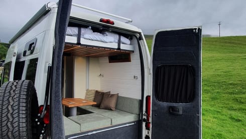 Ragianna – 4 Berth Citroën Relay 2023 OFF Grid Conversion