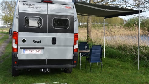 Willie – 4p. Knaus Boxlife Pro 540 Road - 165 PK - met pop-up dak